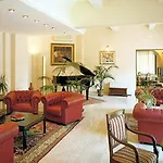 Nouvel Hotel Des Bains 3*