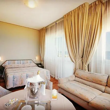 Nouvel Des Bains Πέζαρο