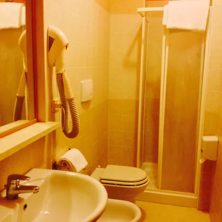 Nouvel Des Bains 3* بيزارو