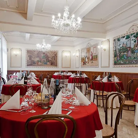 Nouvel Des Bains 3* Πέζαρο