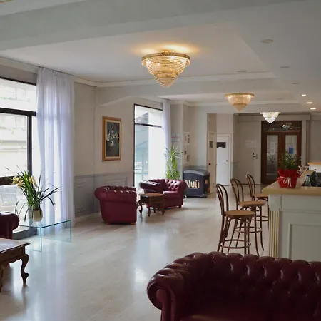 Nouvel Des Bains Hotel