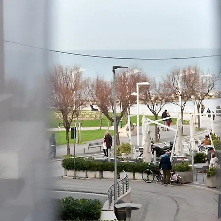 Hotel Nouvel Des Bains 3*