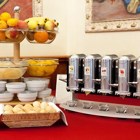 Szálloda Nouvel Des Bains Pesaro