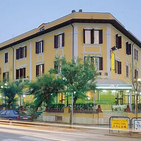 德斯拜恩斯酒店 酒店