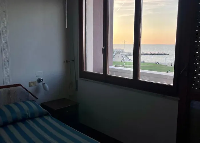 Nouvel Des Bains 페자로