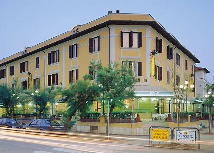 Nouvel Des Bains Hotel